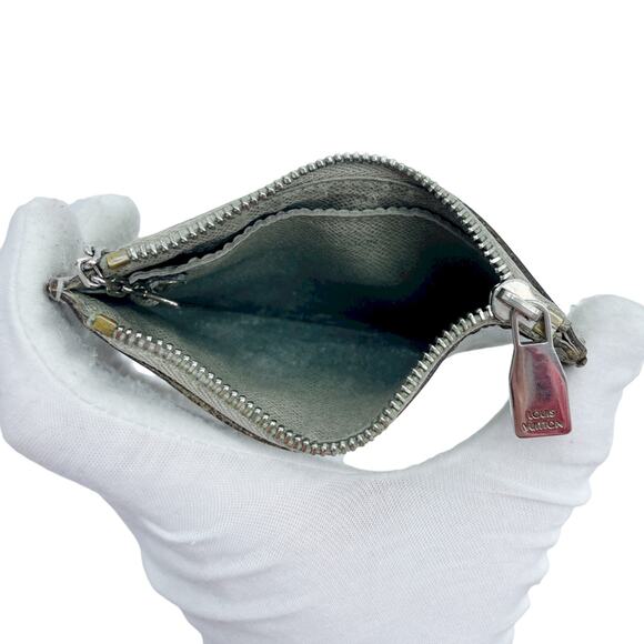 Louis Vuitton Key Cles Coin Pouch - Taiga Glacier Leather - Picture 6 of 9